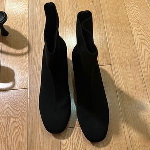 Oak and fort knit heeled bootie in black